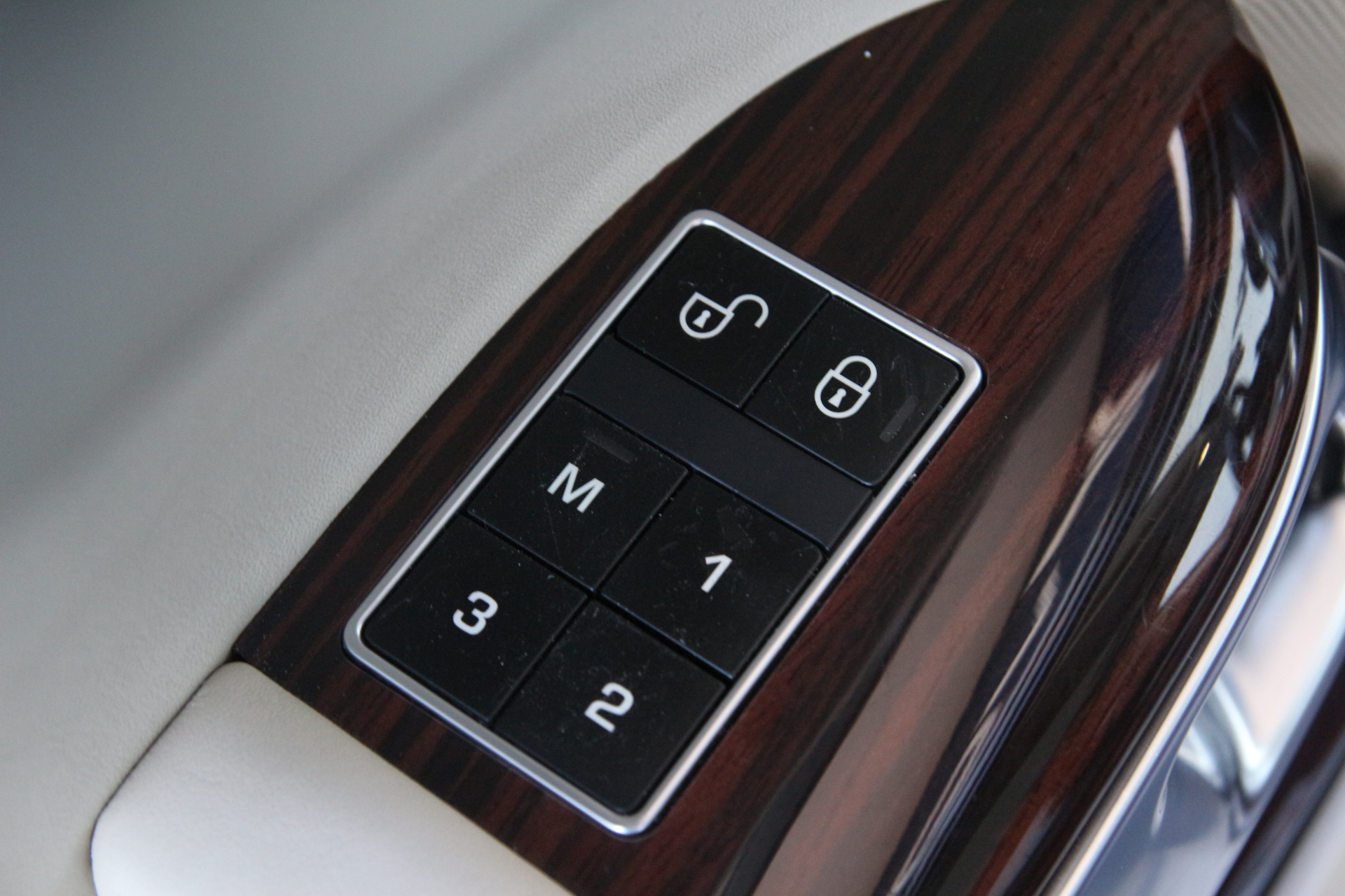Range Rover Autobiography